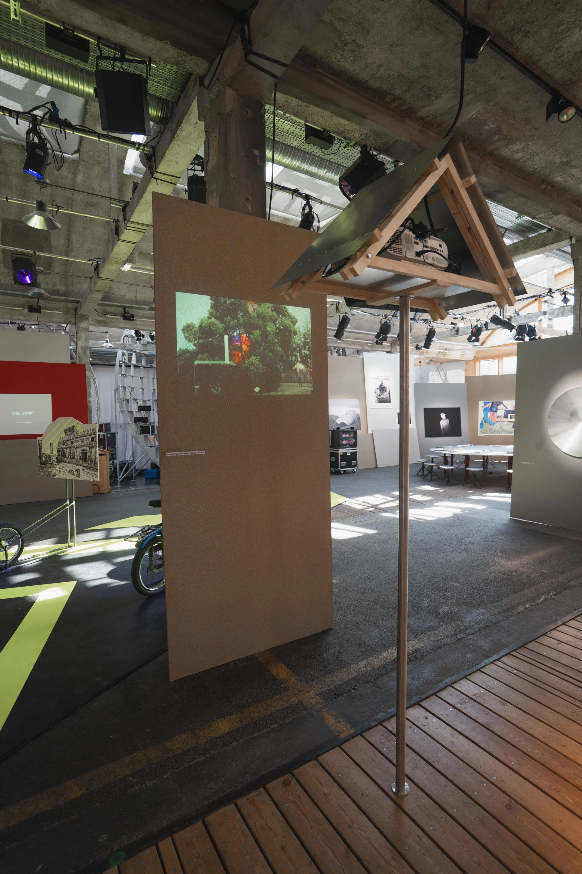 Exposition L'envers de la f&ecirc;te (waao)